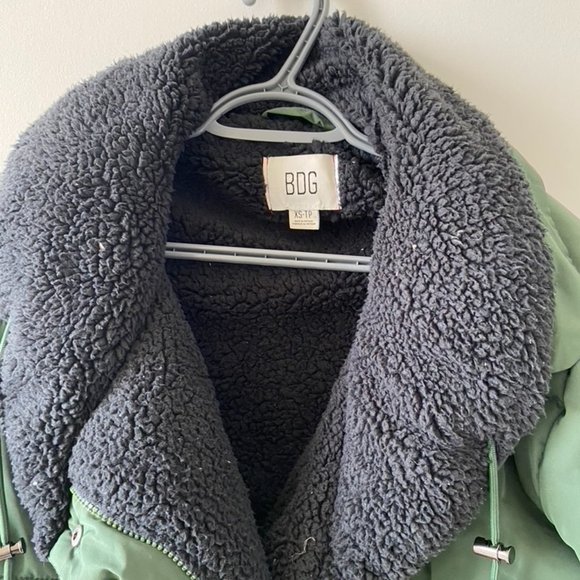 BDG Oversized Sherpa Puffer Jacket - Picture 5 of 6